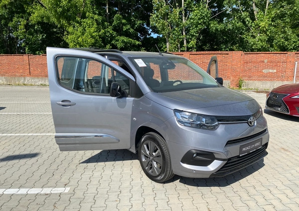 Toyota Proace City Verso cena 162900 przebieg: 15, rok produkcji 2023 z Poznań małe 191